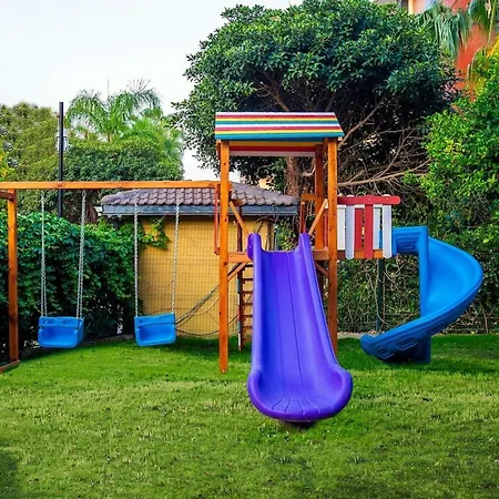 Grand Alisa מלון